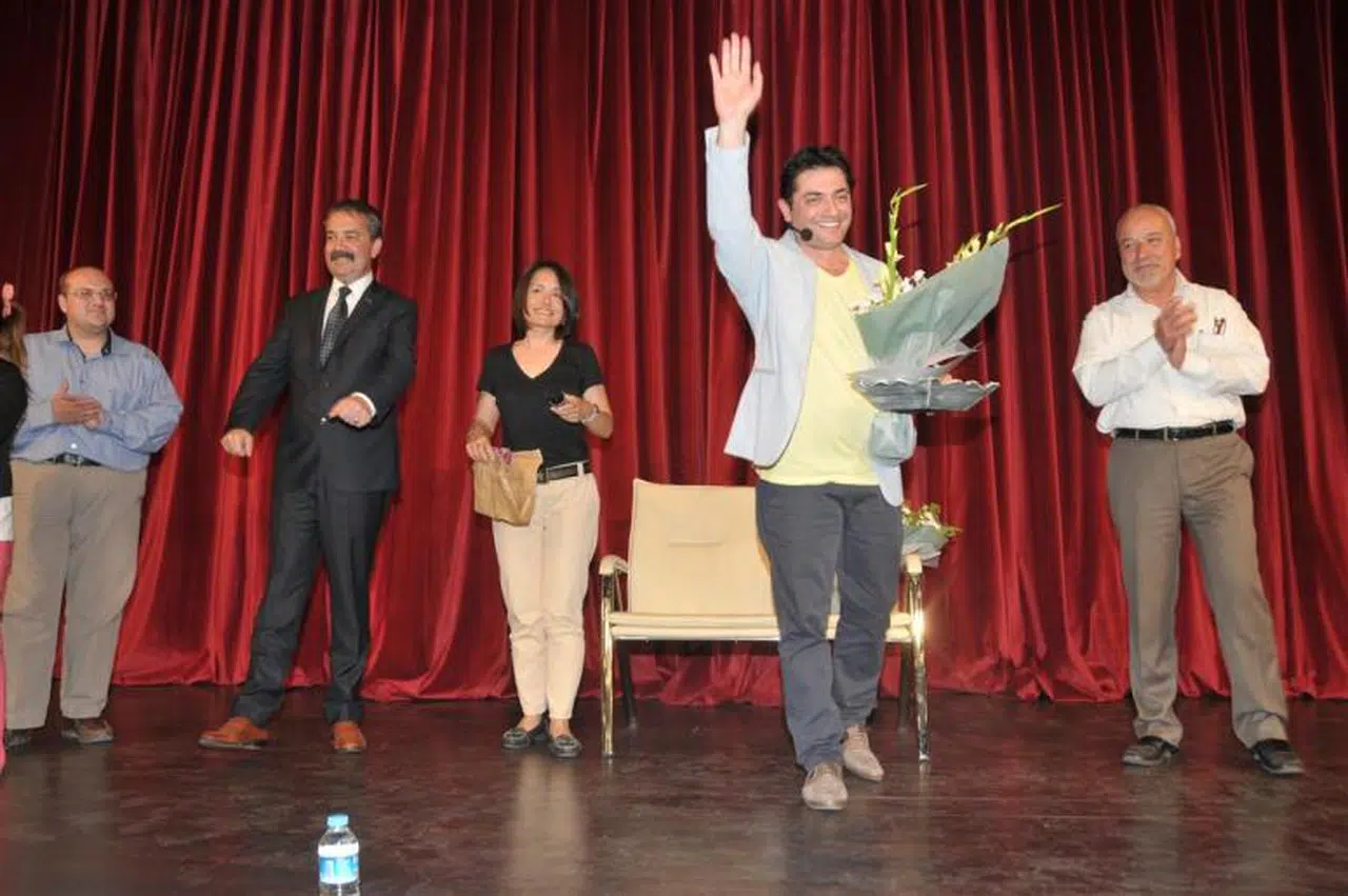 ÜNLÜ KOMEDYEN BULUT KAHKAHA FIRTINASI ESTİRDİ