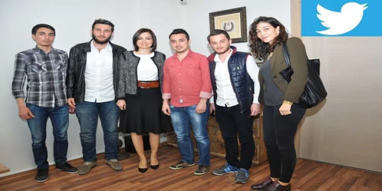 TWITTER'DAN ÇAĞRI GELDİ;  ÖĞRETMENLERLE BULUŞTU