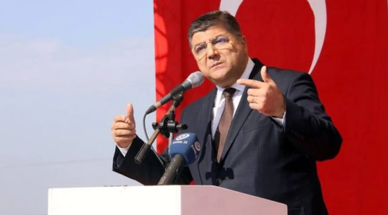 Sındır: ''Başbakan akıl tutulması içinde!''