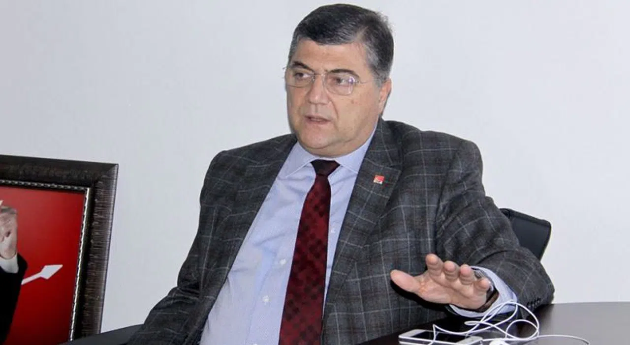 Sındır: ''Dikili geri kabul merkezi mi olacak?''