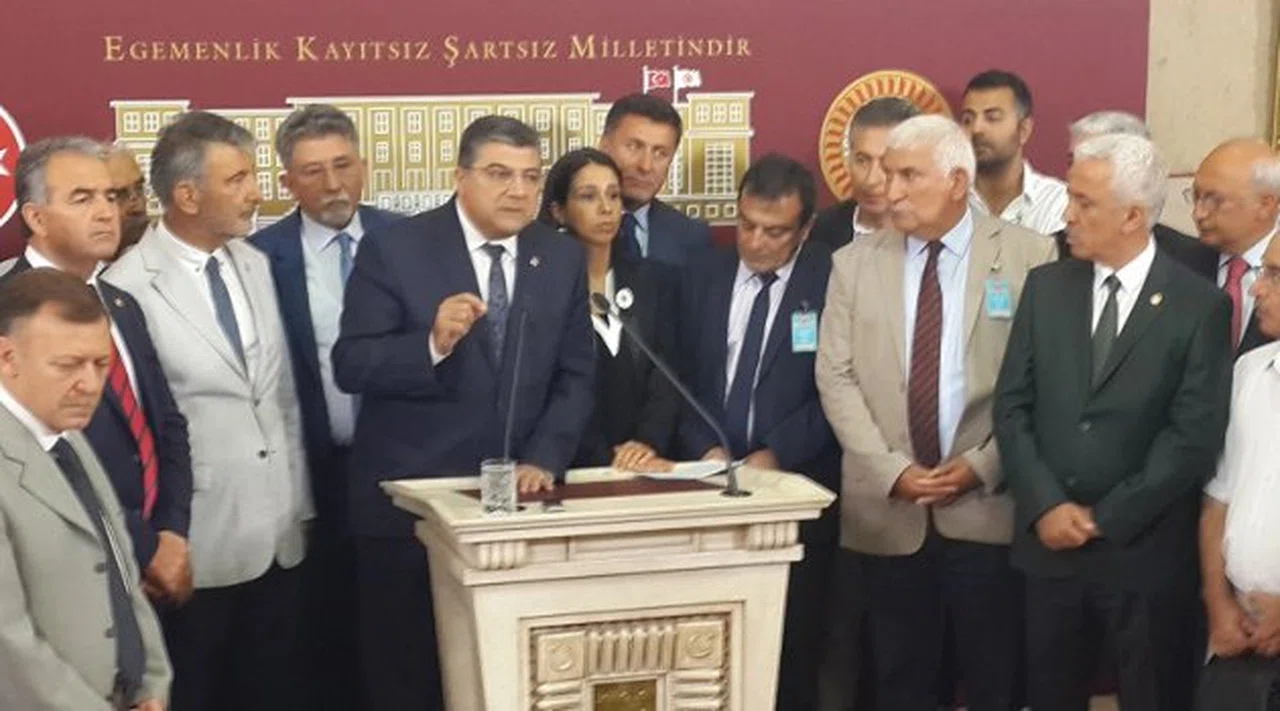 Sındır: ''Sizin yerli ve milli anlayışınız bu mu?''