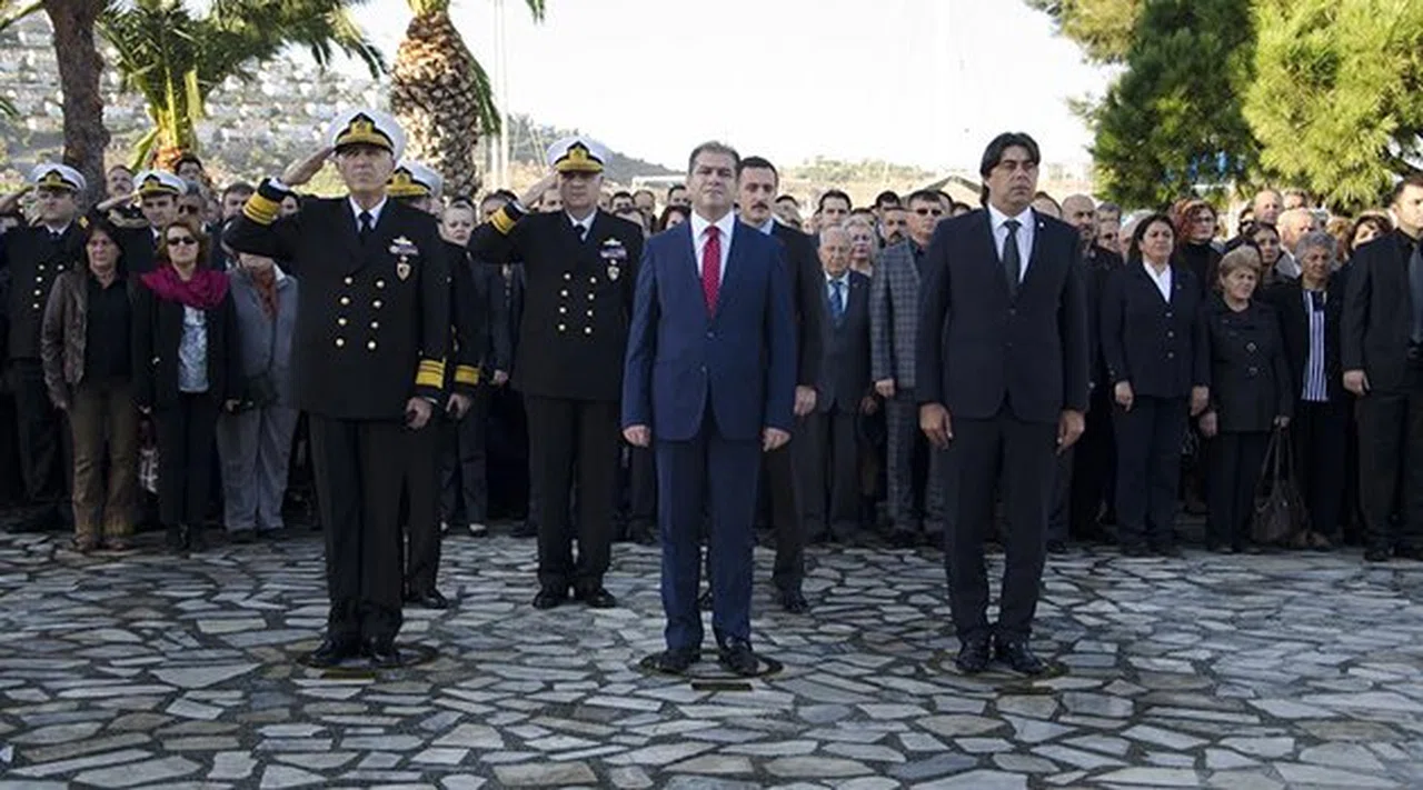 Ulu Önderimiz Atatürk Foça'da Anılıyor