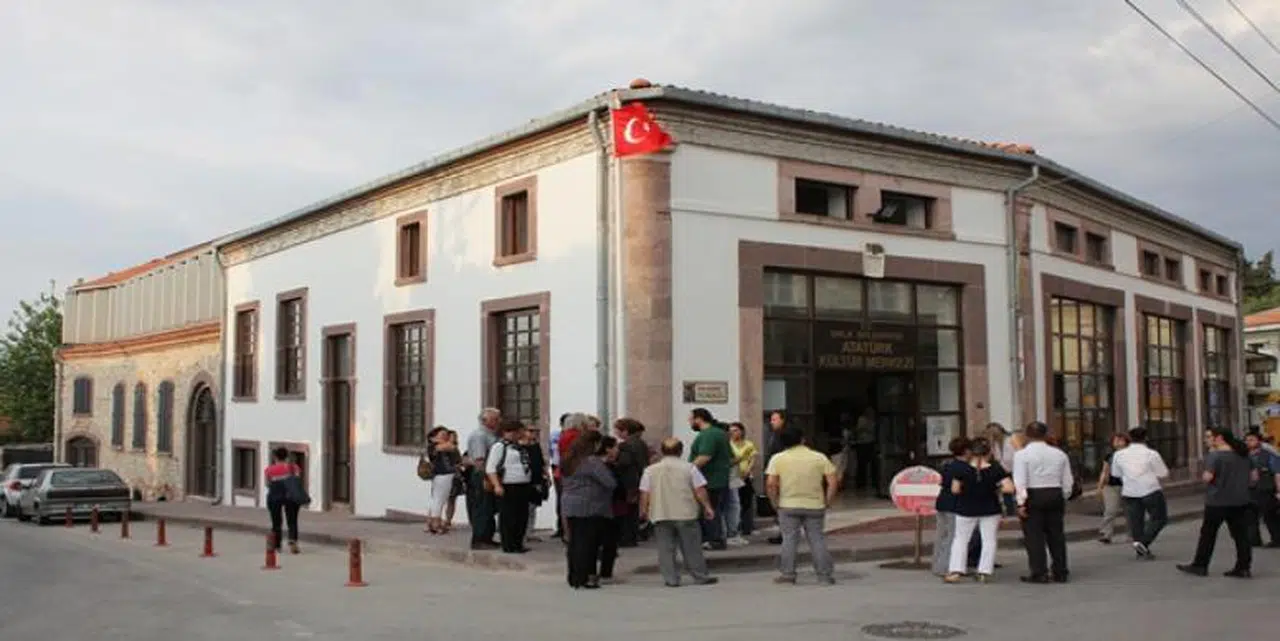 54 ROMAN “NECATİ CUMALI” İÇİN YARIŞACAK