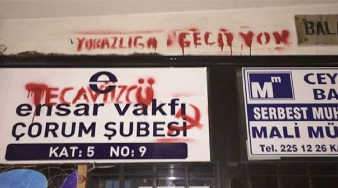 Vakıf Başkanı 'Dava açacağız' Dediğine Pişman: 'Tecavüzcü Ensar' Twitter'da Trend Oldu!