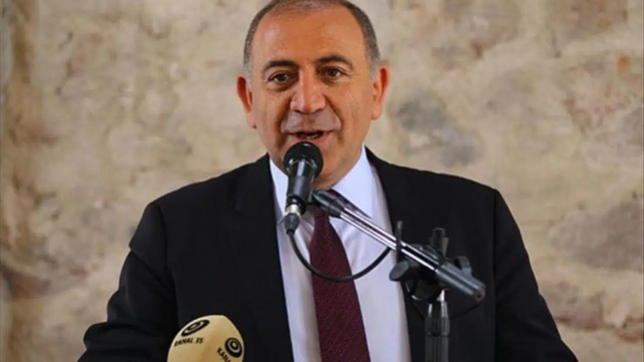 Gürsel Tekin: Paralı gazeteciler ve troller, önümüzdeki günlerde çocuklarınızın gözlerinin içine bakamayacaksınız