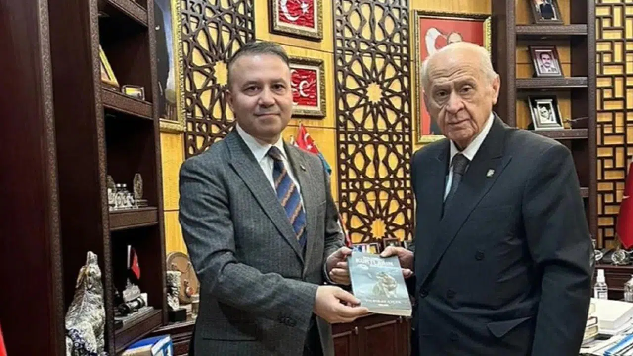 Ak trol'lerin Atatürk düşmanlığı MHP'de rahatsızlık yarattı: 'Yüz vermeyin artık'
