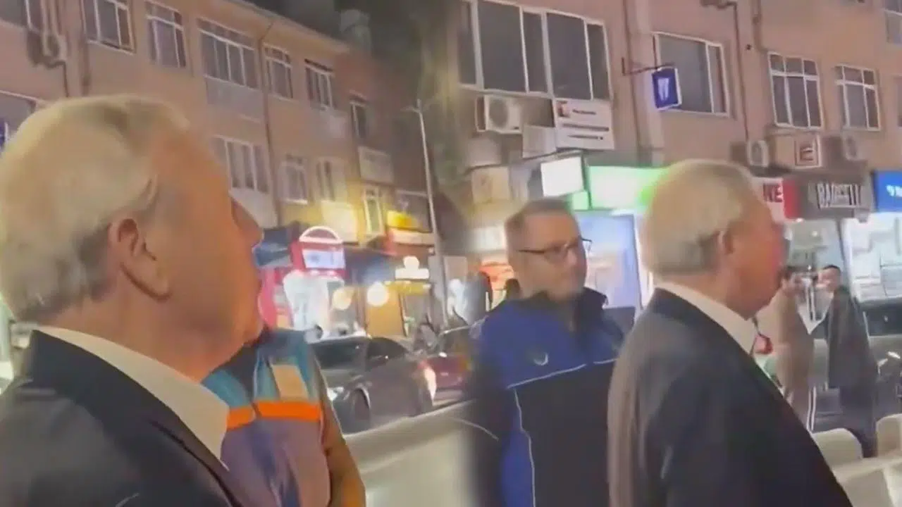 Aziz Yıldırım trafikte belediye aracıyla tartıştı! 'Bütün İstanbul'u buraya yığarım'