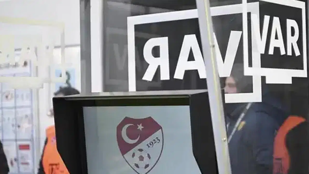 Beşiktaş-Fenerbahçe derbisinin VAR kayıtları açıklandı