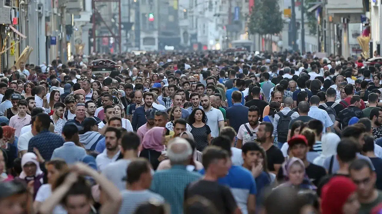 DİSK-AR: Geniş tanımlı işsiz sayısı 12 milyonu aştı