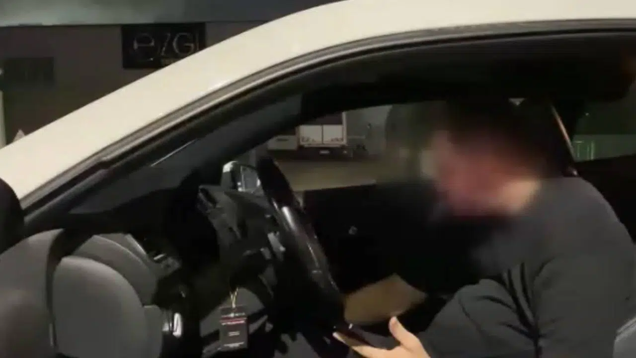 Ehliyetsiz sürücü 3.01 promil alkollü çıktı; polislere "Biraz daha içeyim öyle gidelim" dedi