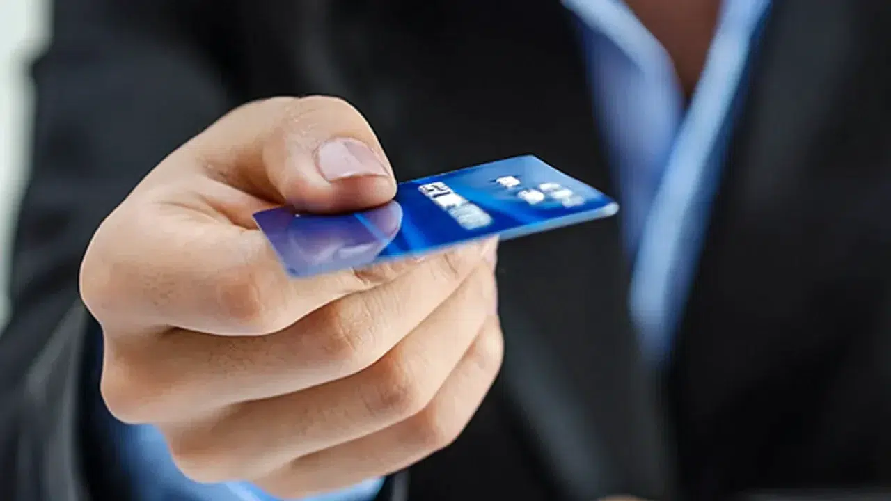 Kartlı ödemelerin tutarı ekimde 2 trilyon 210,4 milyar liraya ulaştı