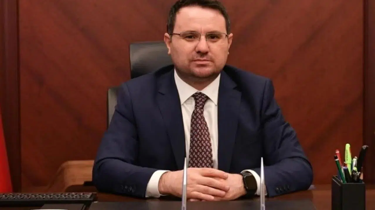 Özgür Özel'in açıkladığı Akın Gürlek belgeleriyle ilgili çarpıcı detaylar: Siyasi olduğunu kanıtlıyor