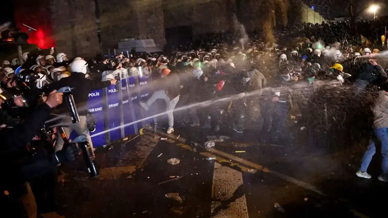 Saraçhane protestolarını takip eden 7 gazeteci beraat etti