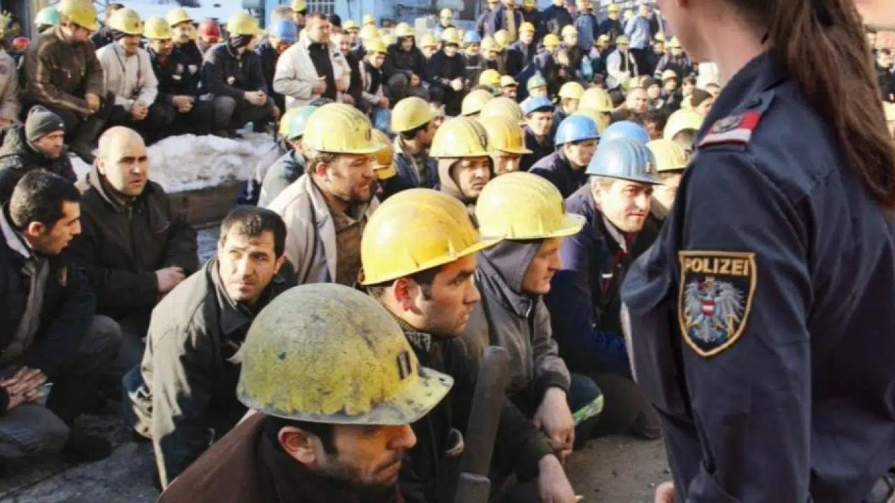 Türk iş insanı Almanya'ya yüzlerce kaçak işçi getirdi: Dev polis operasyonu başlatıldı