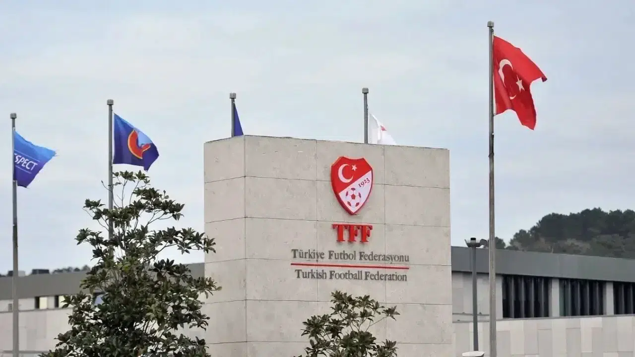 224 futbolcu ve 24 hakeme bahis cezası