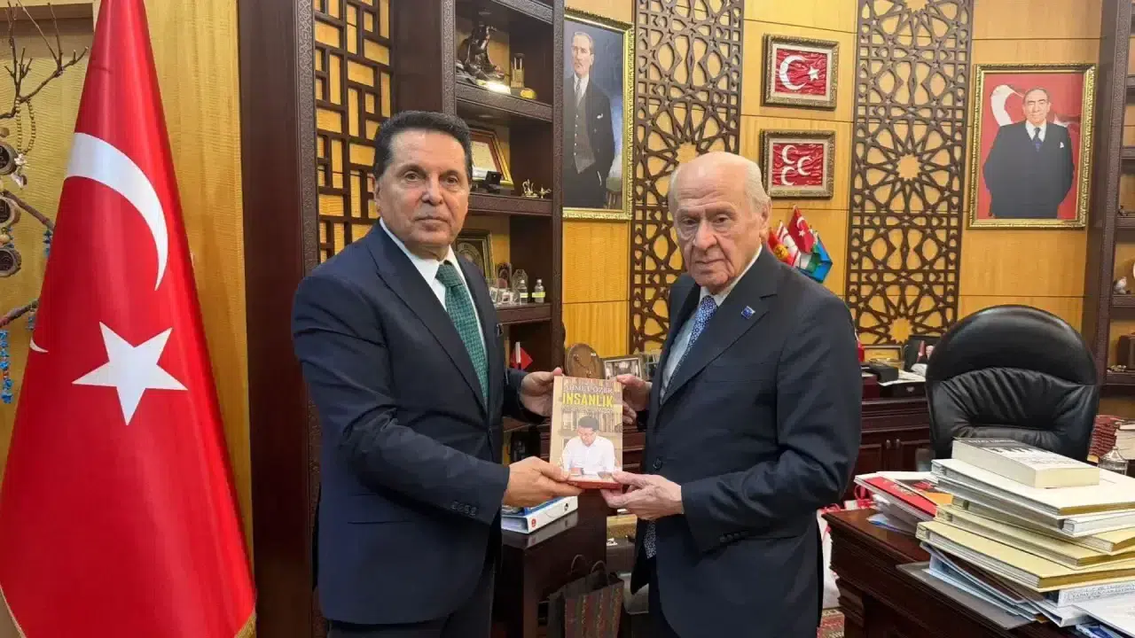 Ahmet Özer, Devlet Bahçeli’yi ziyaret etti: 'CHP'ye yapılan kuşatmanın son bulmasının önemine değindim'