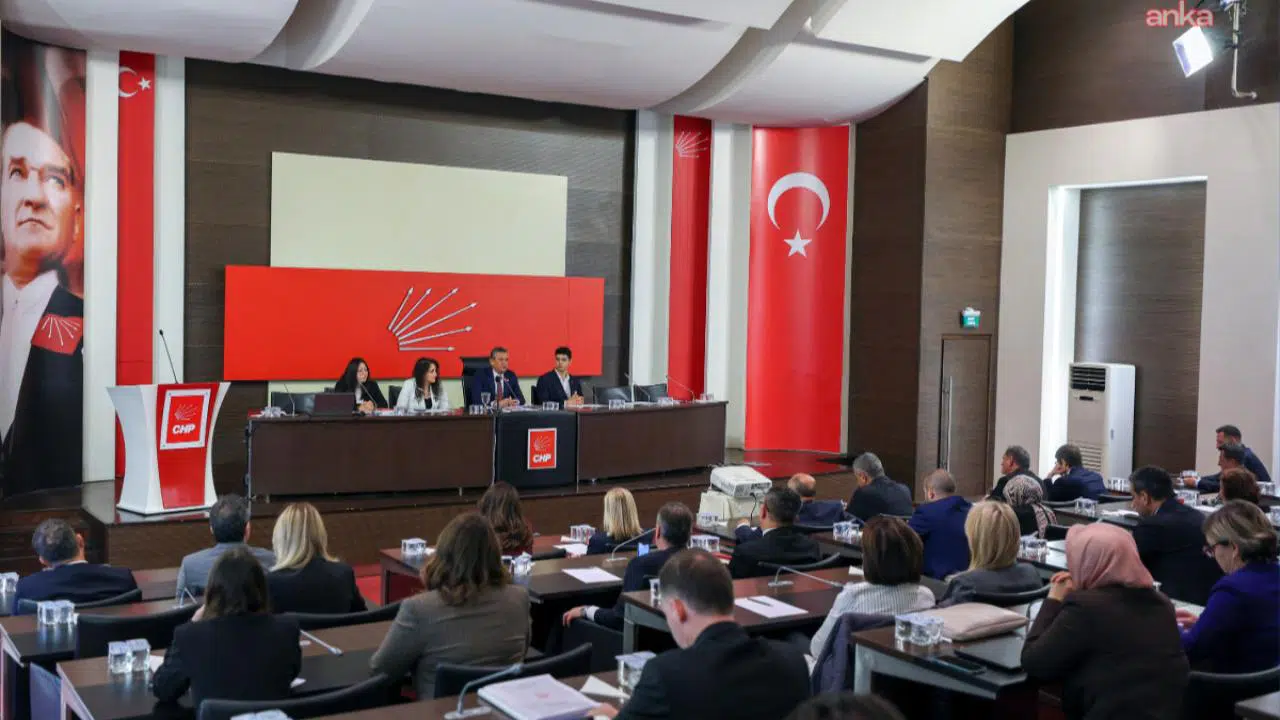 Cumhurbaşkanlığı Aday Ofisi Yürütme Kurulu'nun gerçekleştireceği ilk toplantı ertelendi