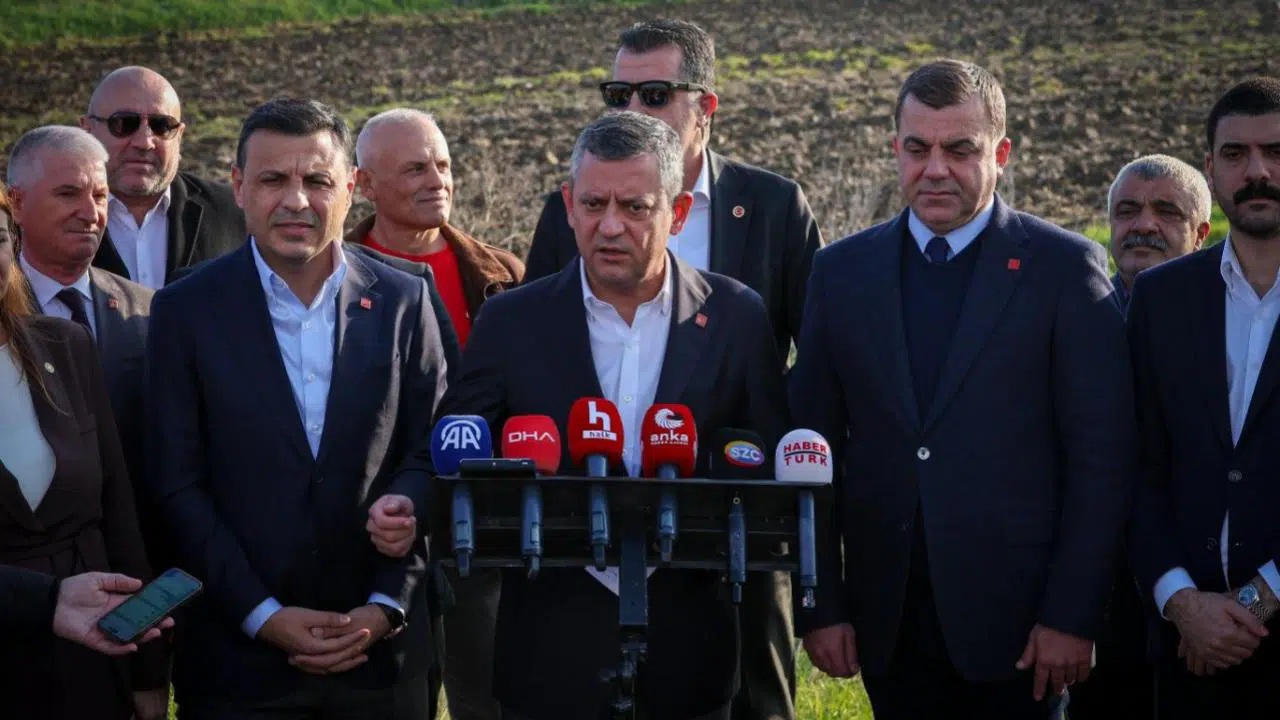 Özel'den Erdoğan'a: Yüksekdağ ve Demirtaş'ı içeride tutacaksın, sonra CHP'ye "cellat" tarifi yapacaksın, buradan sana ekmek çıkmaz