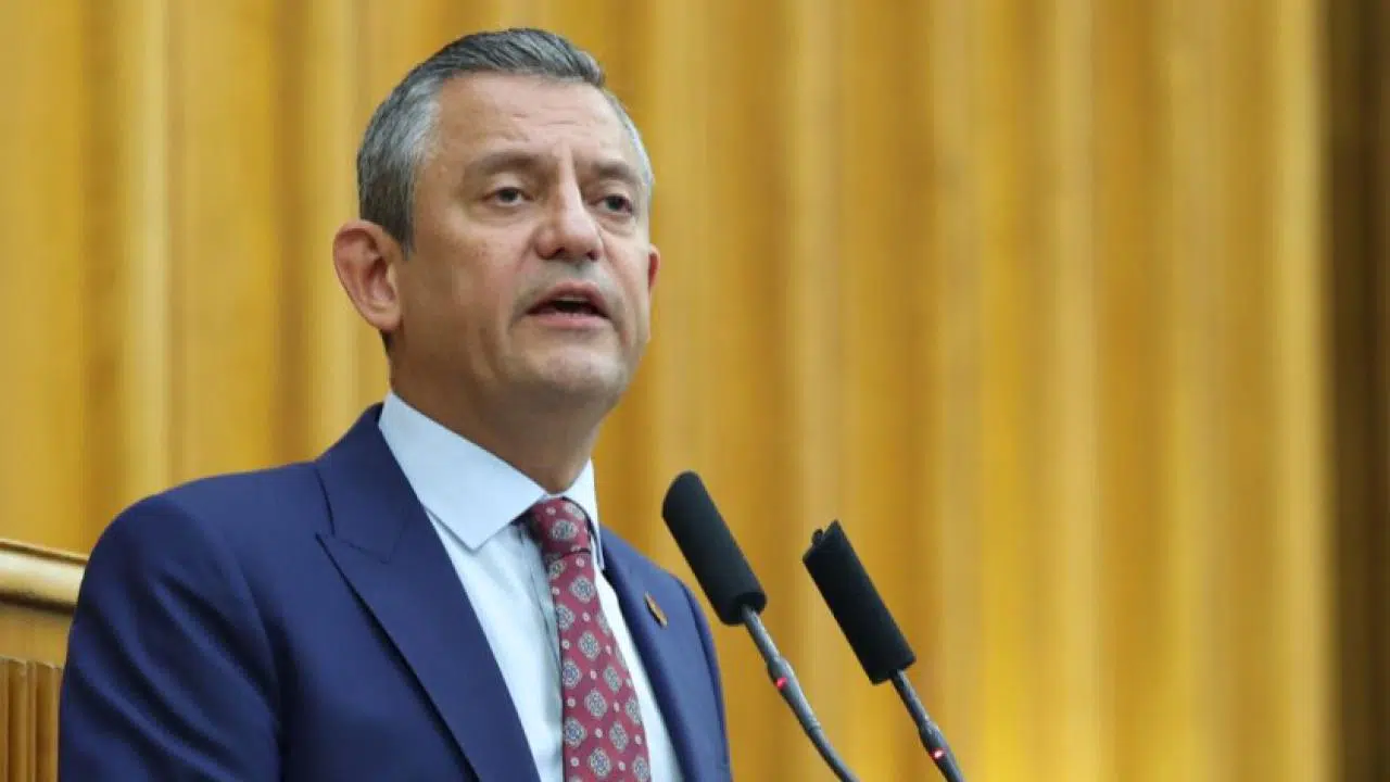 Özgür Özel'den "uyuşturucu operasyonu" tepkisi: "Uyuşturucu baronları nerede?"