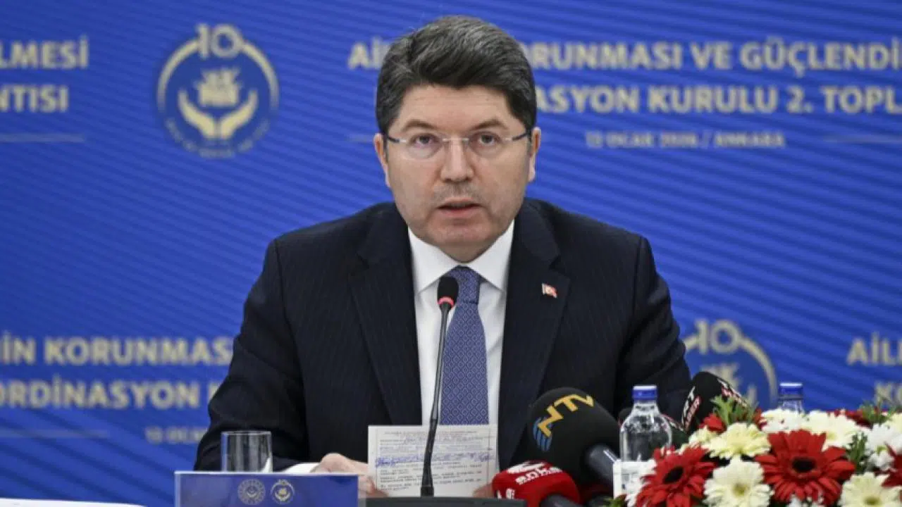 Adalet Bakanı Tunç: “Cinsiyetsizleştirme başta olmak üzere değerlerimizi aşındıran akımlara karşı düzenlemeler yapacağız”