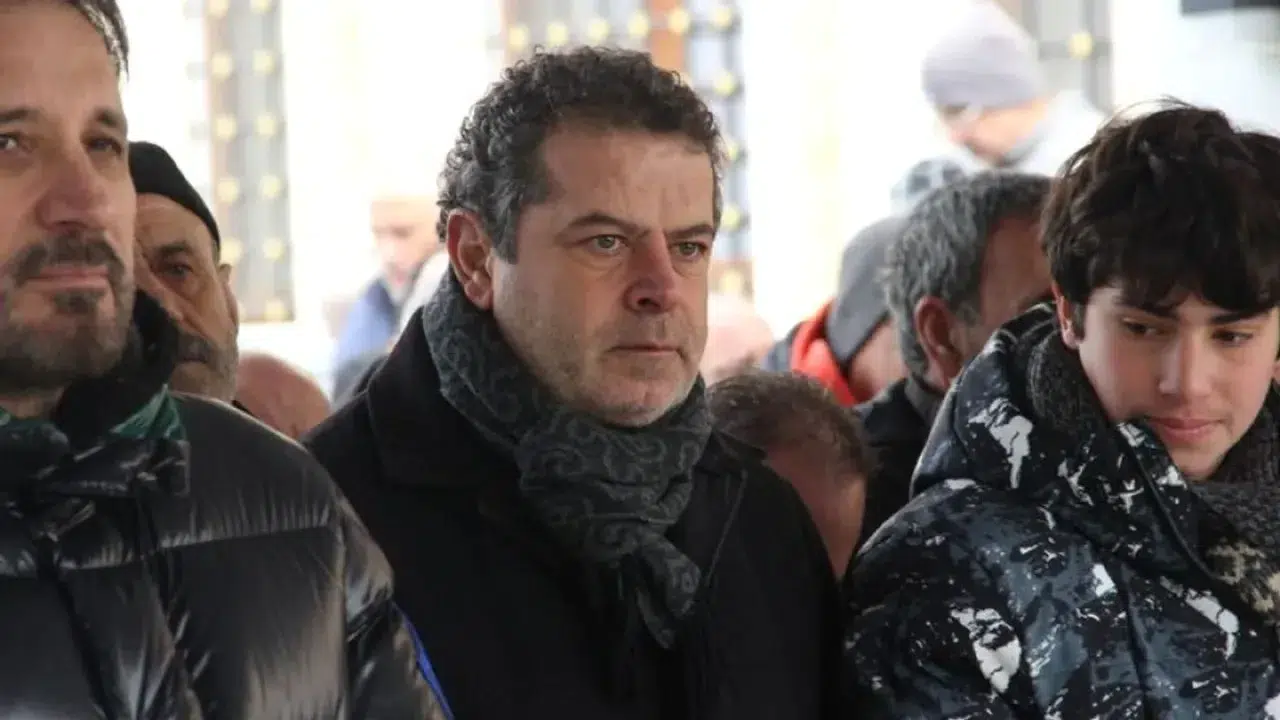 Cüneyt Özdemir'in annesi son yolculuğuna uğurlandı