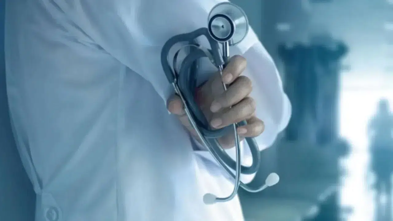 Devlet hastanesinde sahte diplomalı doktor skandalı: Görevden uzaklaştırma kararı çıkana kadar bir yıl mesleğe devam etmiş!