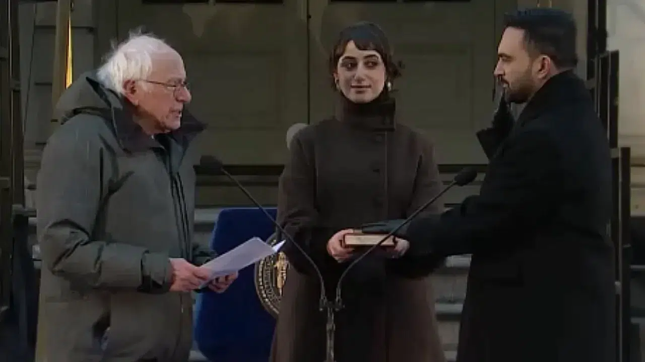 New York Belediye Başkanı Mamdani, resmi törenle göreve başladı