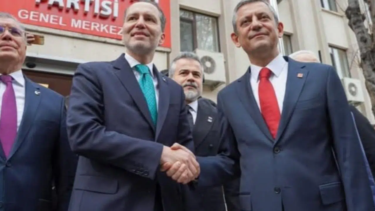 Özgür Özel'den Fatih Erbakan'a ziyaret: AK Parti'ye katılanlara ibreti alem olsun