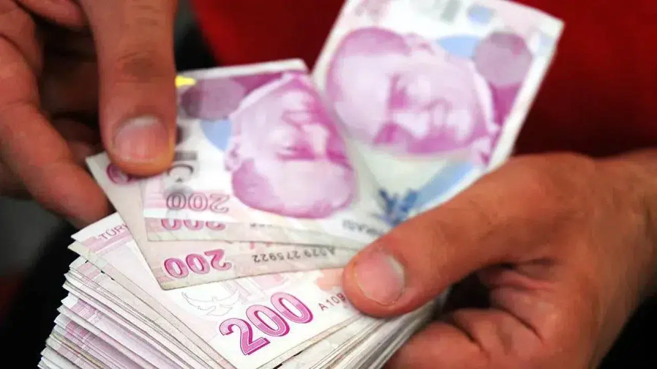 Ücreti geç ödeyen işverene her ay para cezası uygulanacak