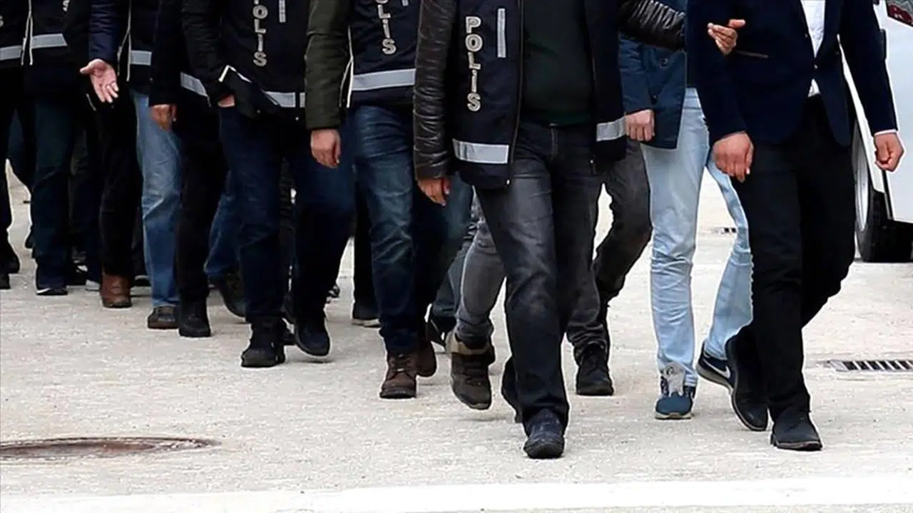 Bakan Ali Yerlikaya açıkladı... Tefecilere operasyon: 23 tutuklama!