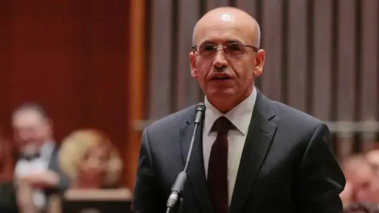 Bakan Şimşek: Yabancı yatırımcıda ilk kez bu kadar yoğun ilgi görüyorum; politikada öngörülebilirlik giderek artıyor
