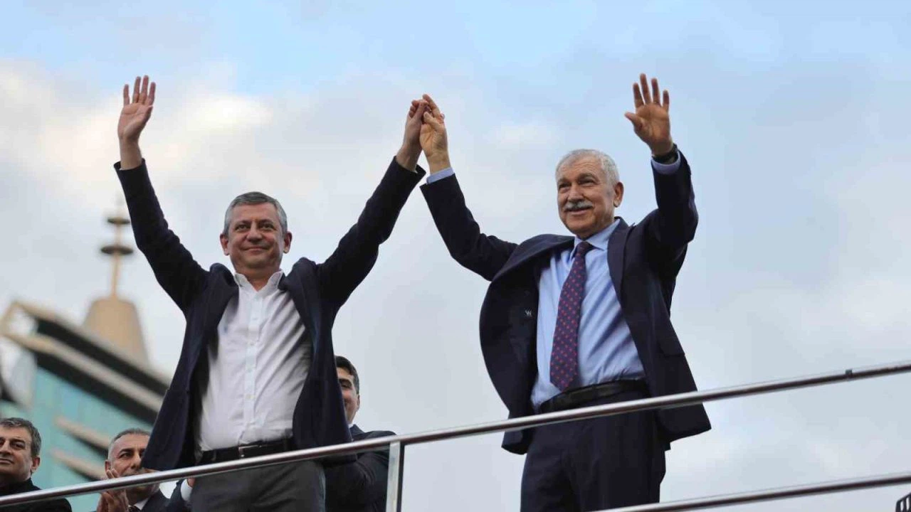 CHP Genel Başkanı Özel: "Tutuksuz ve adil bir yargılama sürecinin yaşanmasını bekliyoruz"