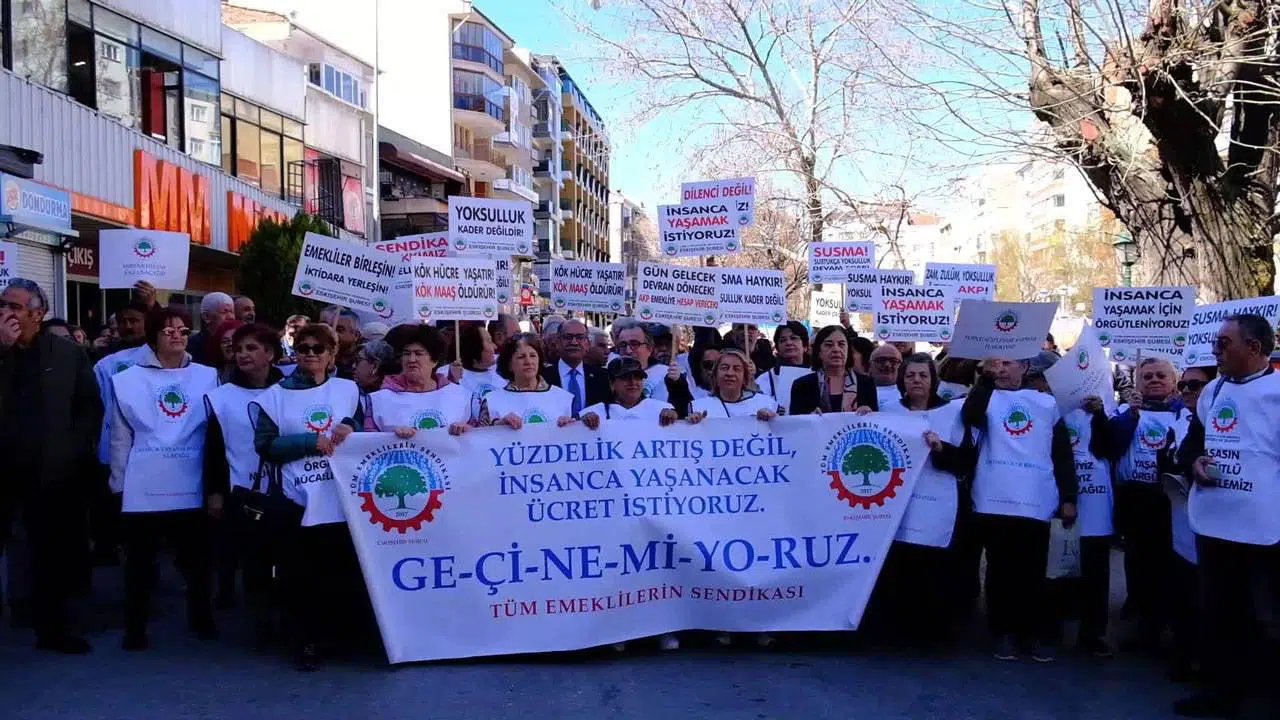 Emekliler iktidara seslendi: İkramiye taleplerini açıkladılar