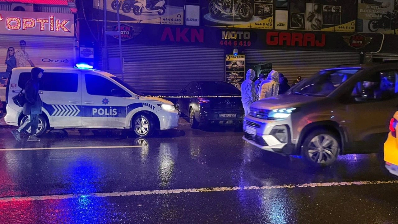 Esenler’de yangın ihbarına giden ekipler binada silahla vurulmuş 2 kişinin cesetlerini buldu
