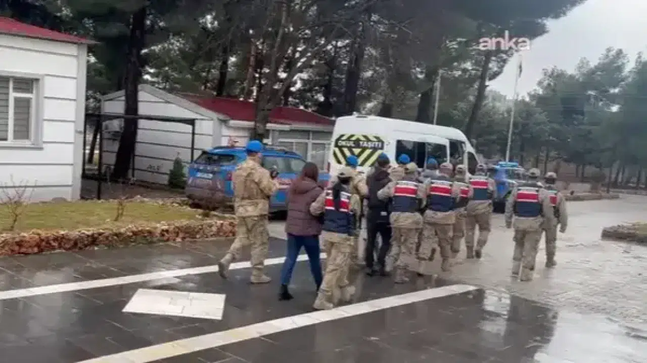 Jandarmadan 12 kente operasyon: 60 şüpheli tutuklandı