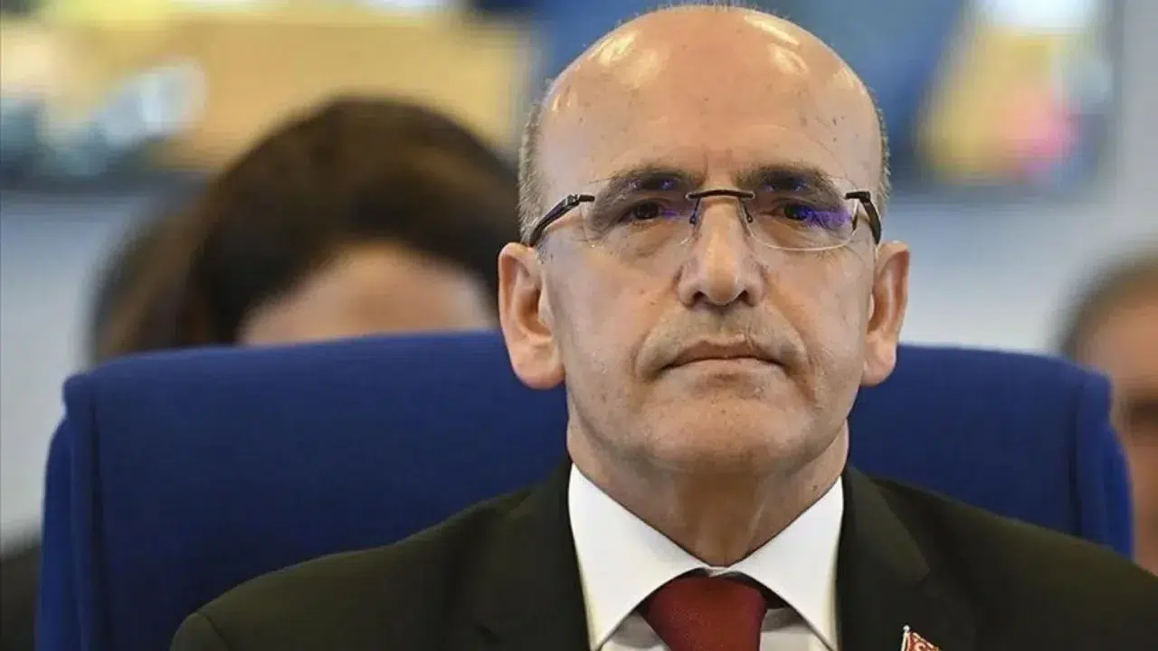 Mehmet Şimşek, havayolu şirketinin Justin Bieber mesajını paylaştı