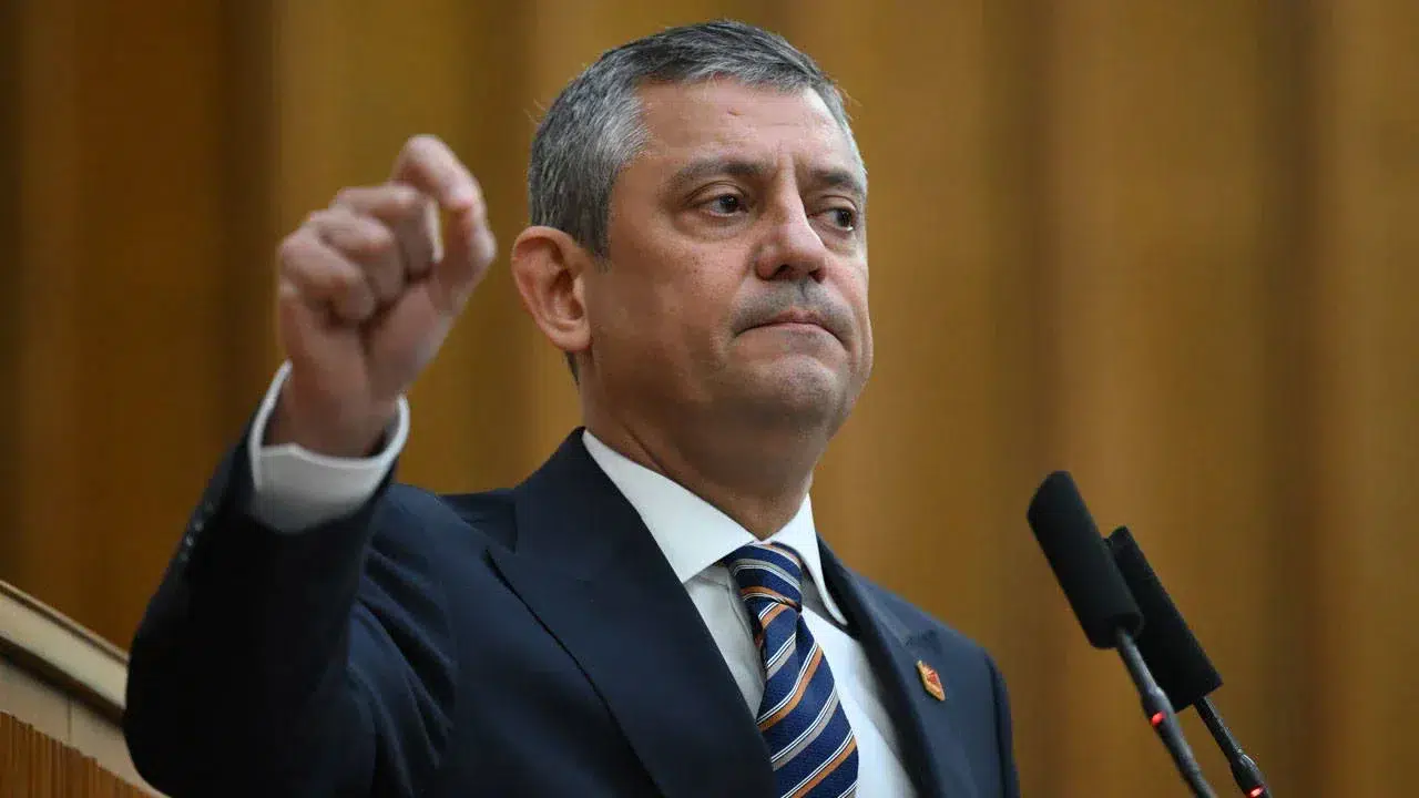 Özgür Özel: Partimiz tarihinin en ağır saldırısı altında