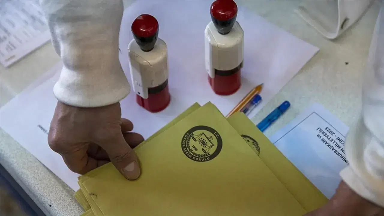 Şubat ayında yapılan genel seçim anketinden çarpıcı sonuç! AK Parti ve CHP arasında kaç puan fark var?