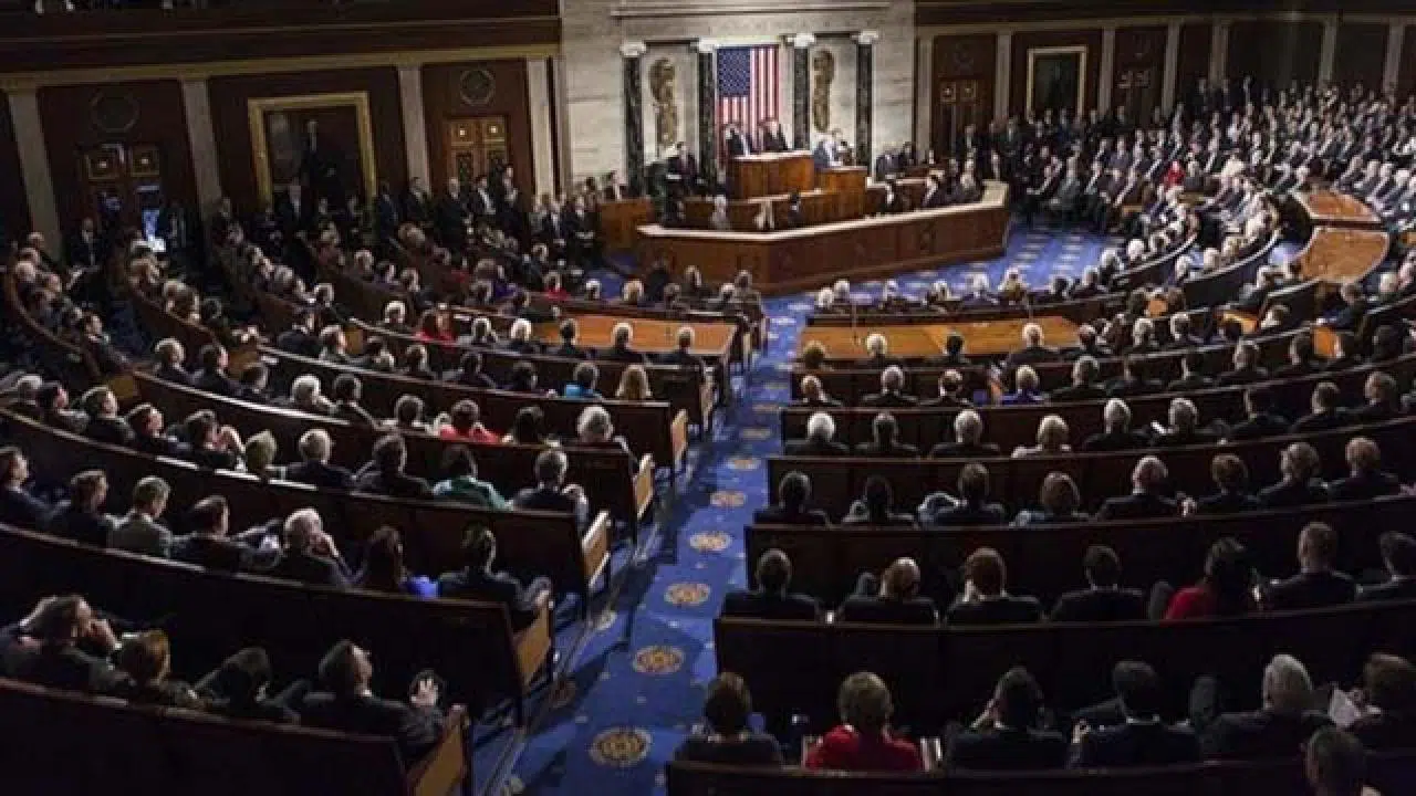 ABD Senatosu, Trump'ın İran'a yönelik saldırıları konusunda "savaş yetkileri" tasarısını oylayacak
