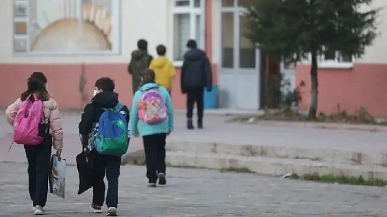 Araştırma: Çocuk yoksulluğu derinleşiyor, öğrencilerin yarıdan fazlası okula aç geliyor