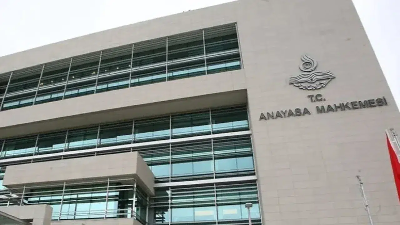 AYM'den iki siyasi parti hakkında suç duyurusu