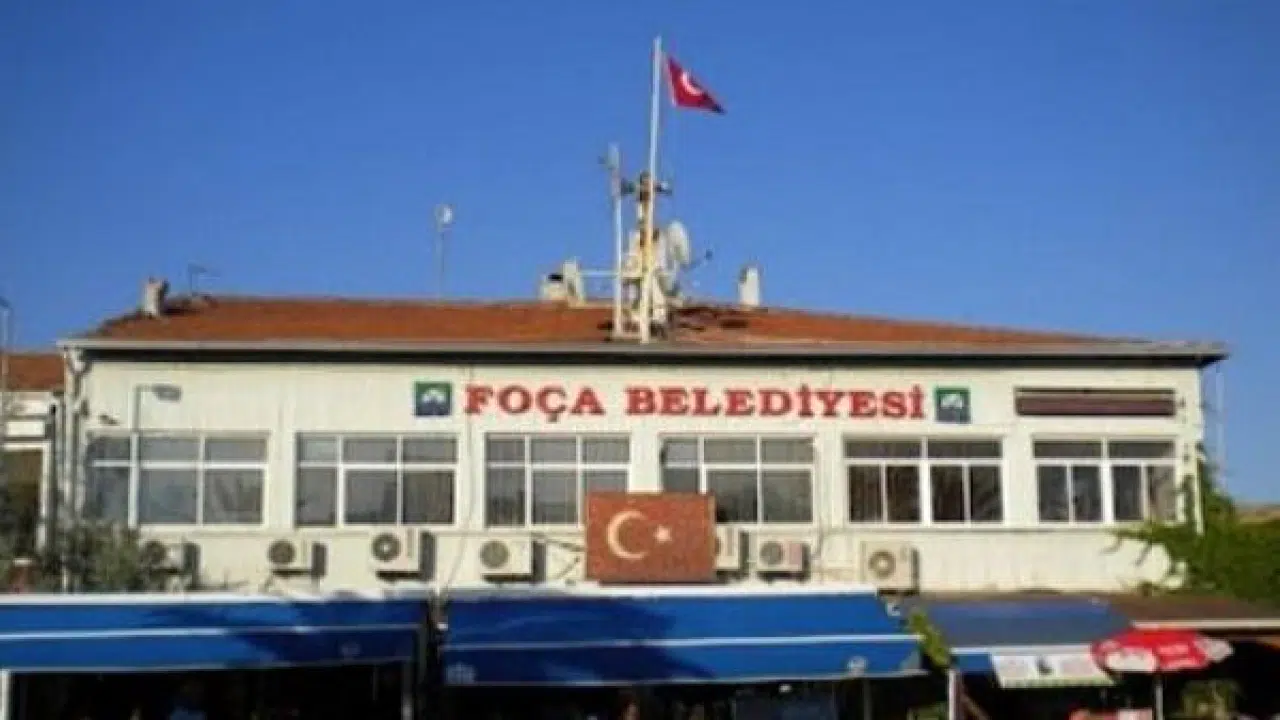 Foça Belediyesi'nde 'zorunlu iftar' iddiası: İşçilere gönderilen mesaj ortaya çıktı