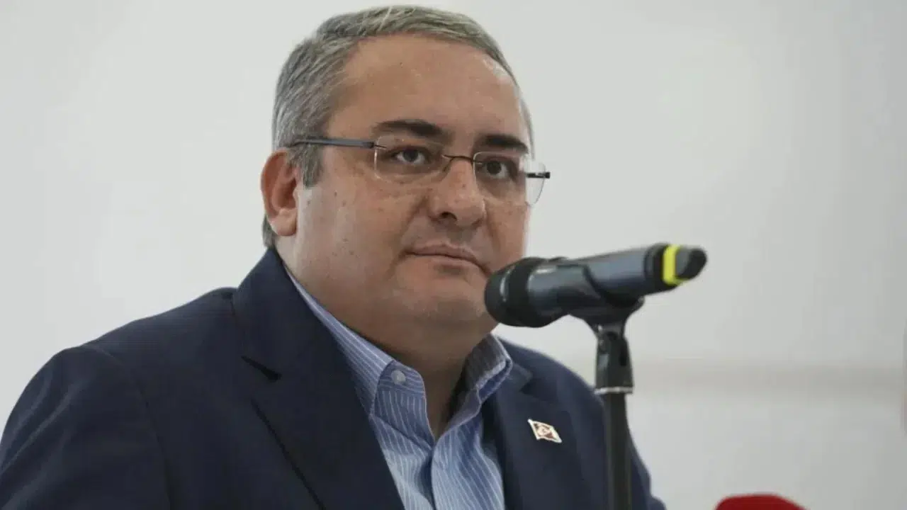 Mesut Özarslan'dan CHP istifası sonrası ilk toplantıda Özgür Özel tepkisi: İnşallah düzgün bir başkan bulursunuz