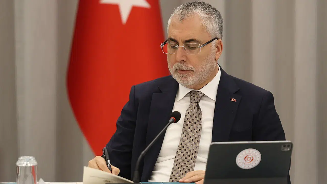 Vedat Işıkhan 2026 yılı en düşük memur maaşını duyurdu