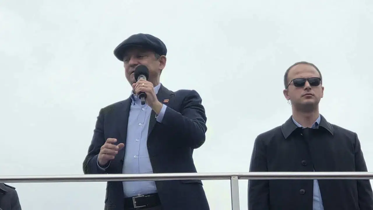 Özgür Özel'den Erdoğan'a erken seçim resti: "Kazanırsan siyaseti bırakıyorum"