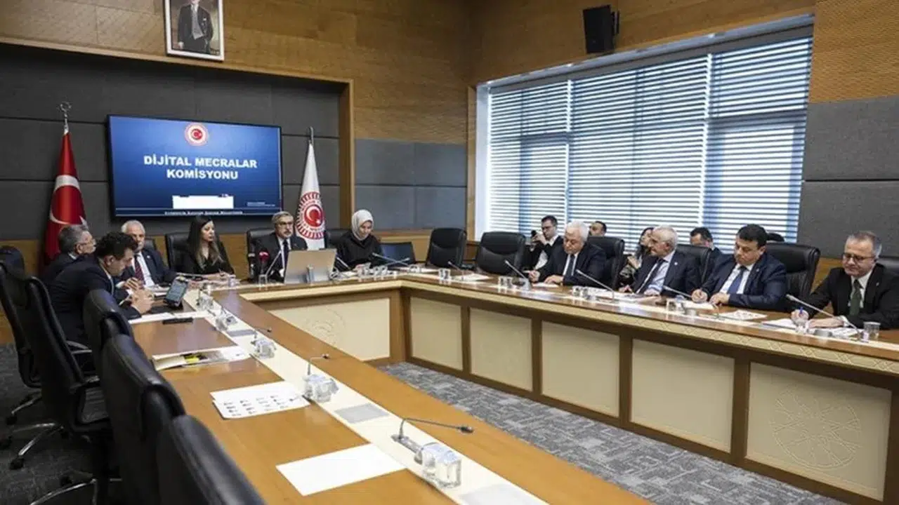 Olmayan toplantı 'yapıldı' gösterildi: Vekiller komisyonu terk etti