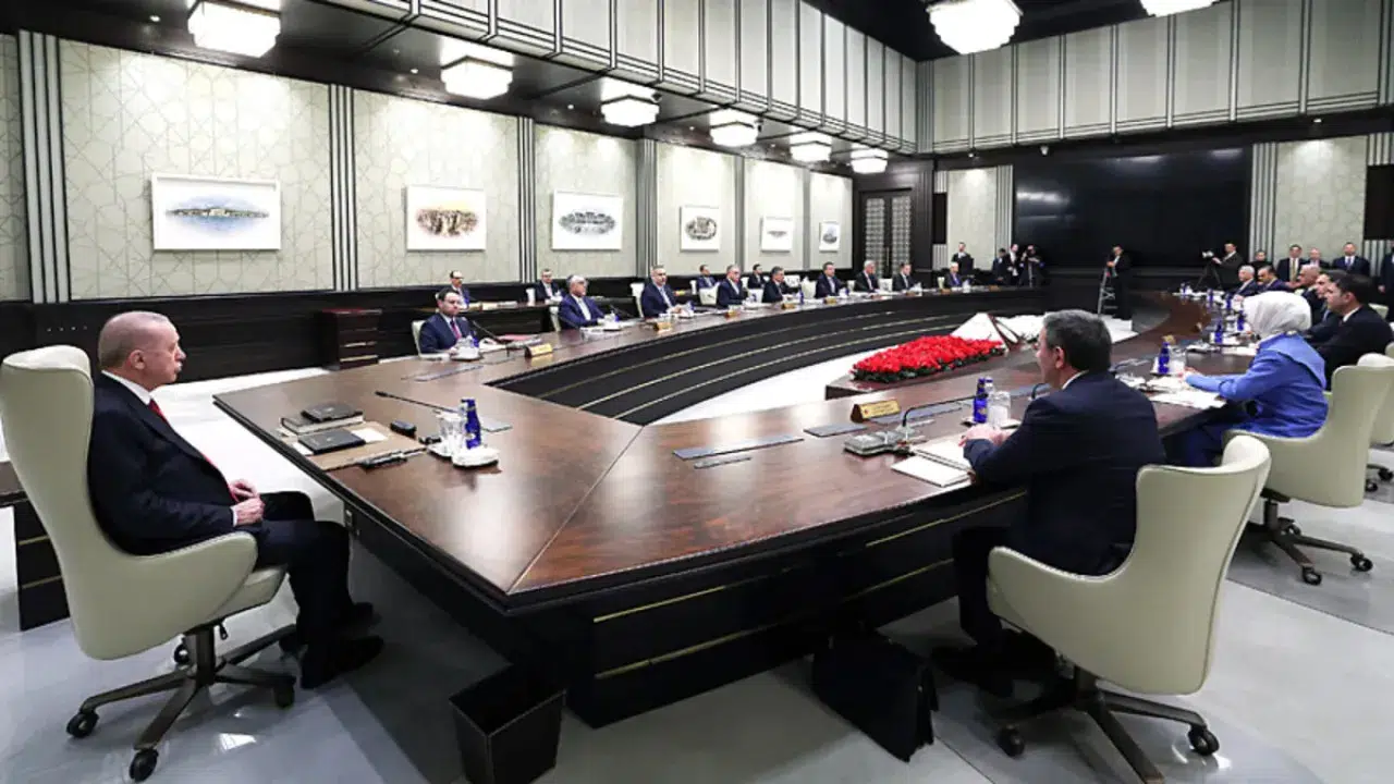 Kabine yarın toplanıyor Gündem okul güvenliği ve savaş ekonomisi