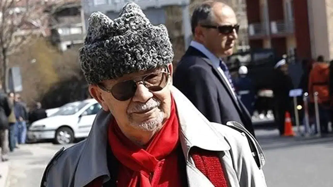 Türk araştırmacı ve akademisyen Yalçın Küçük hayatını kaybetti