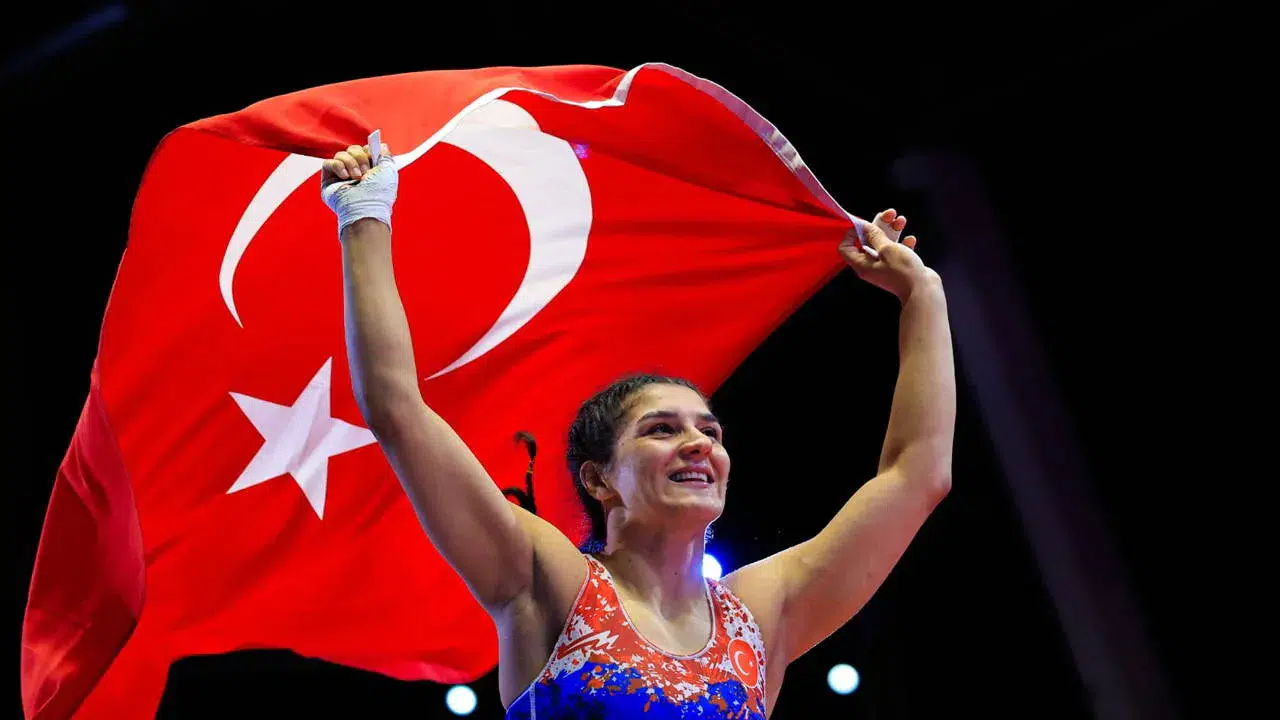 Minderin kraliçesi unvanını geri aldı: Nesrin Baş Avrupa Şampiyonu!