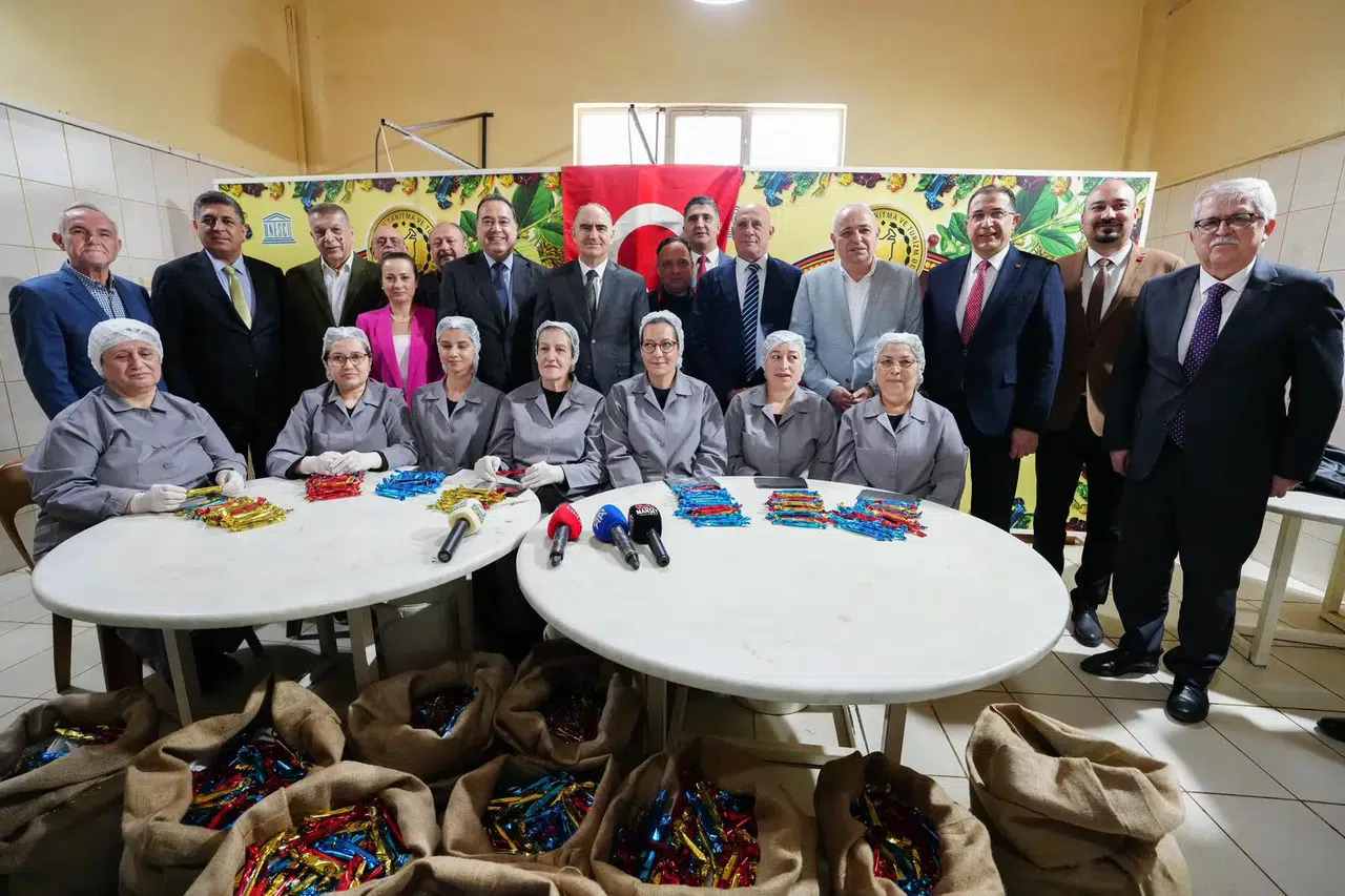 Halka Saçılacak 10 Ton Mesir Macunu Dualarla Hazırlandı